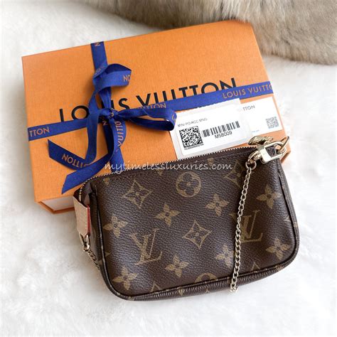 mini pochette louis vuitton es|louis vuitton monogram mini pochette.